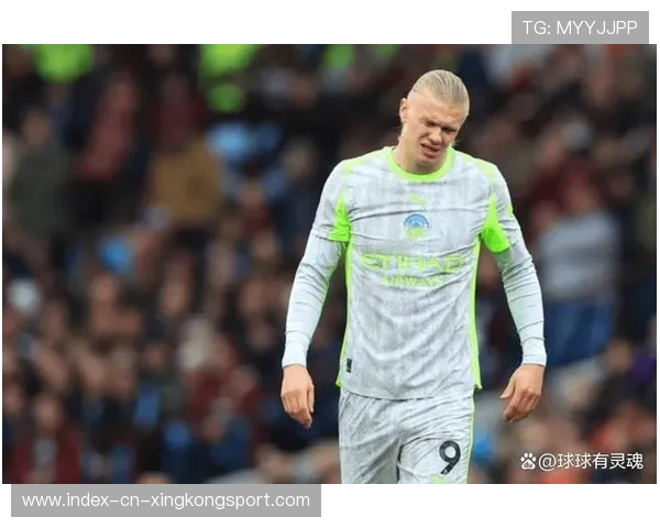 哈兰德横敲皮球制造错位,挪威前场机会频繁 哈兰德横敲皮球制造错位,挪威前场机会频繁