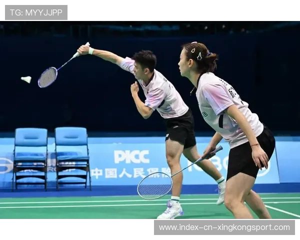 羽毛球混双网前连续小球手感极佳，让你在赛场上大放异彩