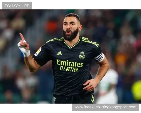 皇马本泽马禁区前力拔山兮劲射入网：从屏幕瞬间到日常训练的爆发力解码