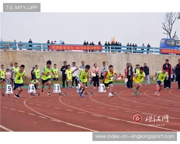 退役运动员积极参与青少年体育活动，激发青少年热情，退役运动员进校园